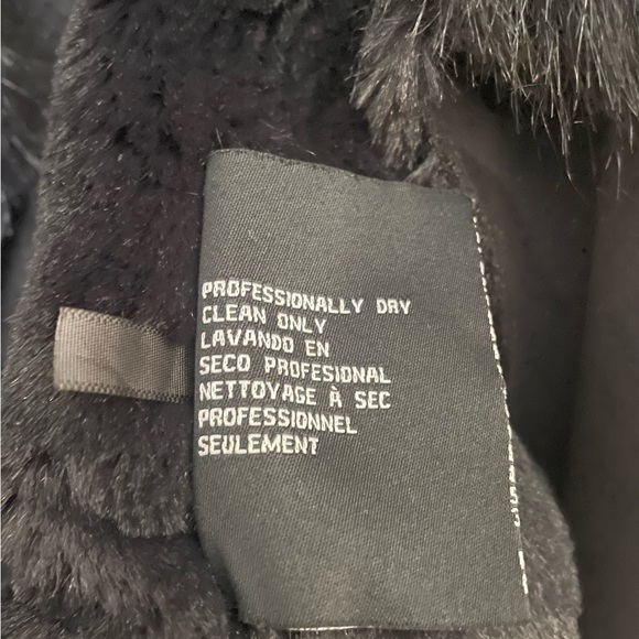 New “Guess “faux fur women’s coat.Size-XL,color black.💞 - Picture 6 of 8